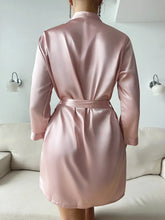 Load image into Gallery viewer, Magnolia Silk Robe
