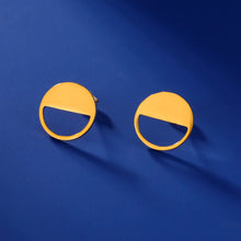 Load image into Gallery viewer, Joseline Round Earrings
