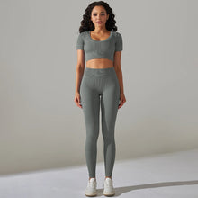 Load image into Gallery viewer, Yiseth Seamless Two-Piece Yoga Set
