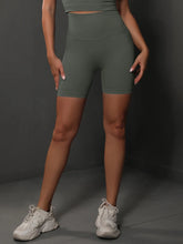 Load image into Gallery viewer, Heidi Seamless Scrunch High Waist Midway Shorts
