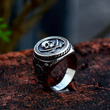 Load image into Gallery viewer, The Pirate Skull Ring
