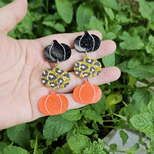 Load image into Gallery viewer, Pumpkin Patterns Earrings
