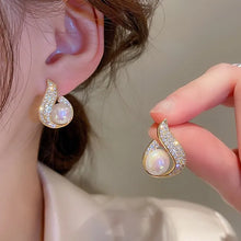 Load image into Gallery viewer, Cozet Pearl Rhinestone Earrings
