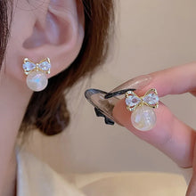 Load image into Gallery viewer, Dezaray Bow Pearl Earrings
